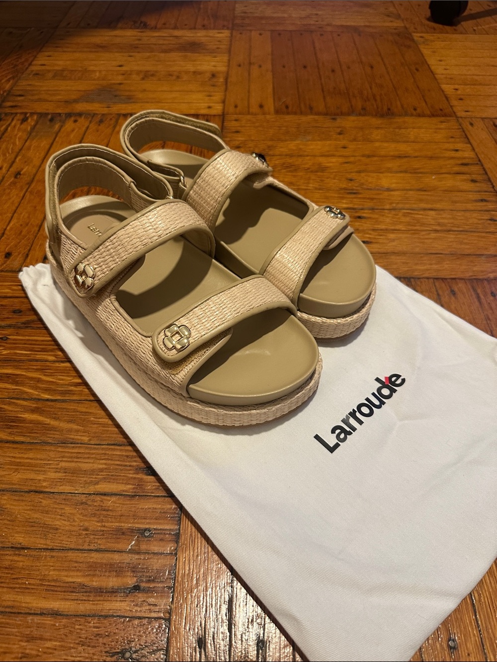Larroude raffia and beige leather sandal